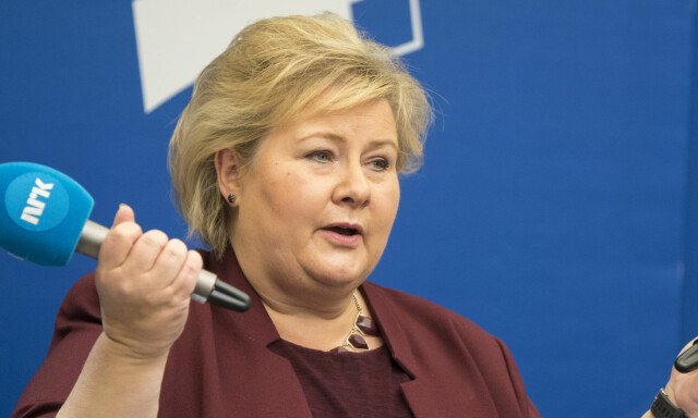 image: Ut med dommeren,inn med Erna